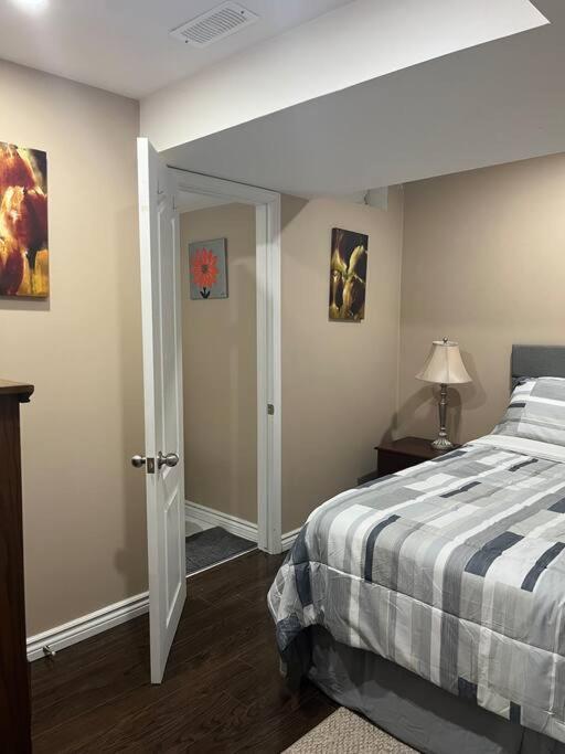 Bernie'S Basement Apartment Milton Exterior photo