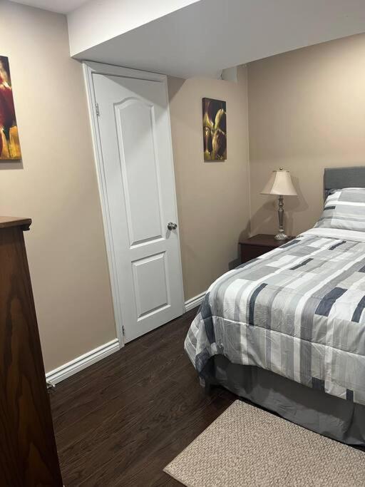 Bernie'S Basement Apartment Milton Exterior photo